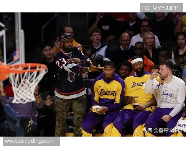 赛后专家对湖人表现进行点评：表现非常稳定